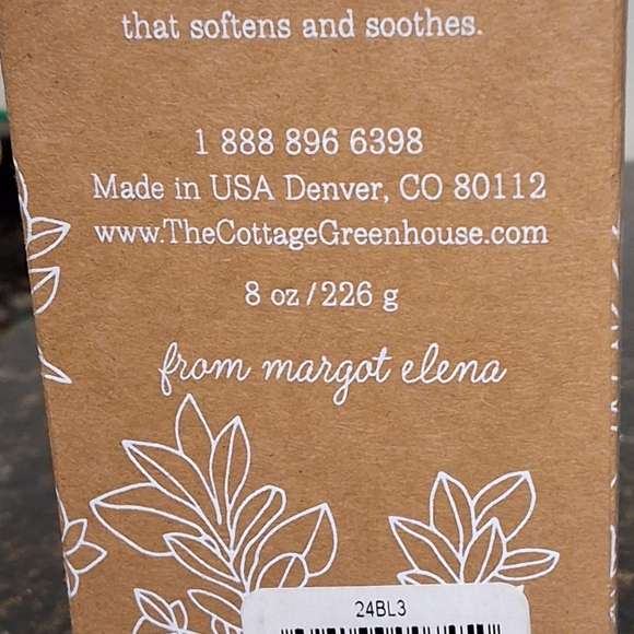 NWT THE COTTAGE GREENHOUSE HAND &BODY LIGHT LOTION - Picture 3 of 4